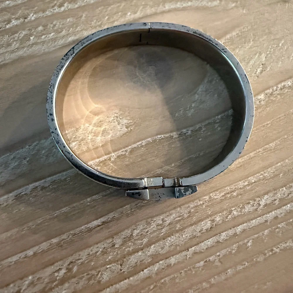 Authentic Hermes Clic H Bracelet- White Enamel - Picture 3 of 7